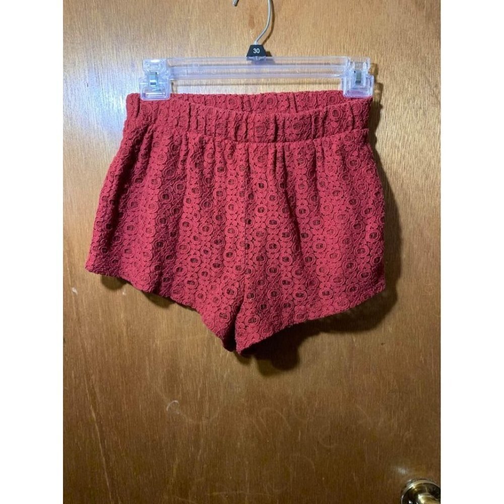 Forever 21 Maroon Lace Shorts Size Small Womens